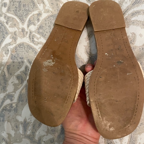 🍒4/$15 Ivory Slip On Sandals Sz 7 - Picture 4 of 7